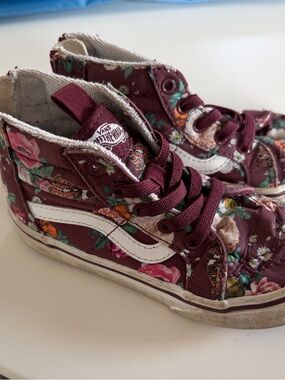 Vans Kids Floral High-Top Sneakers in Burgundy and White
